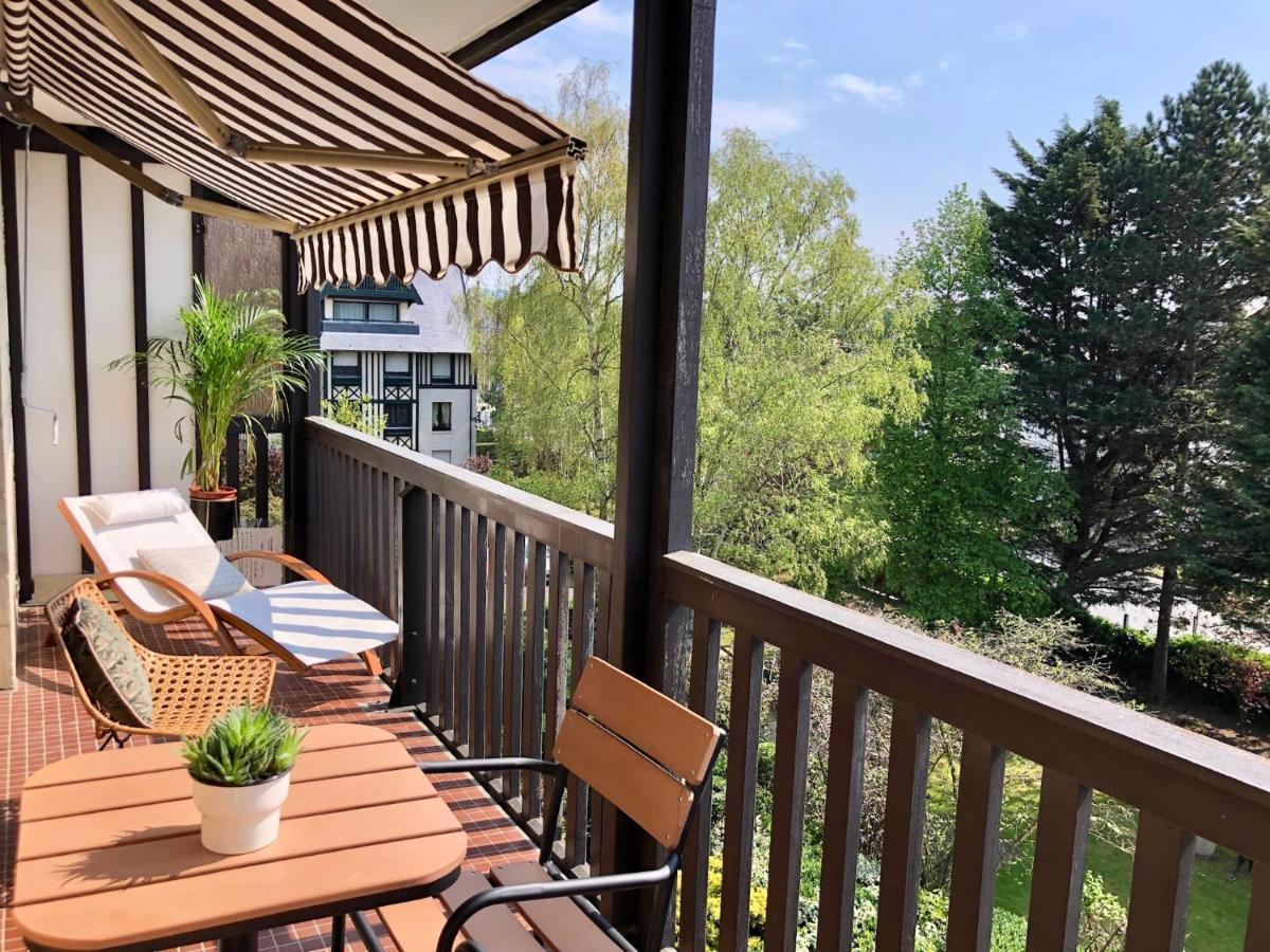 Beau Studio Terrasse Vue Jardin - A 2 Pas De La Mer Deauville Exterior photo